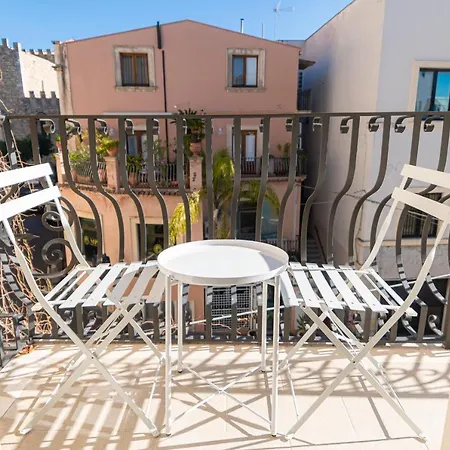 Longo 4* تاورمينا